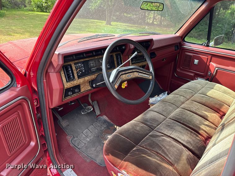 image for item EJ4491 1986 Ford F150 XLT pickup truck