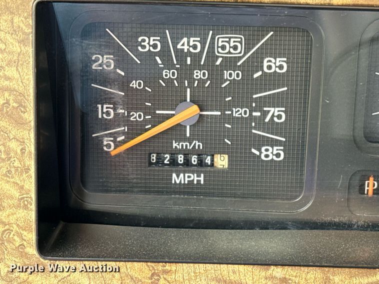 image for item EJ4491 1986 Ford F150 XLT pickup truck