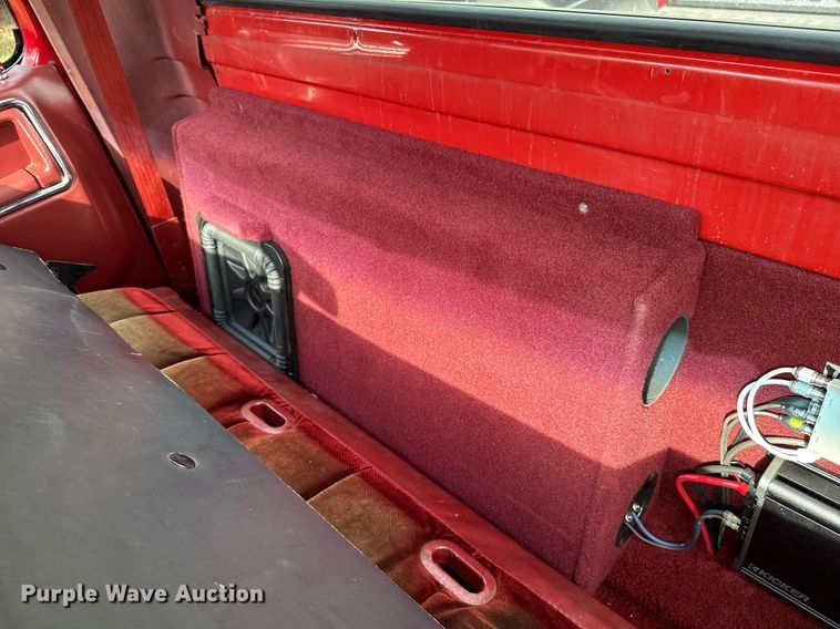 image for item EJ4491 1986 Ford F150 XLT pickup truck