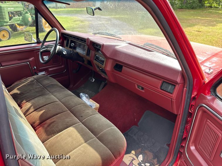 image for item EJ4491 1986 Ford F150 XLT pickup truck