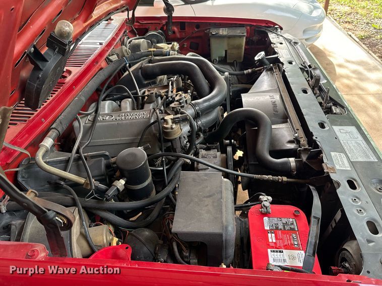 image for item EJ4491 1986 Ford F150 XLT pickup truck