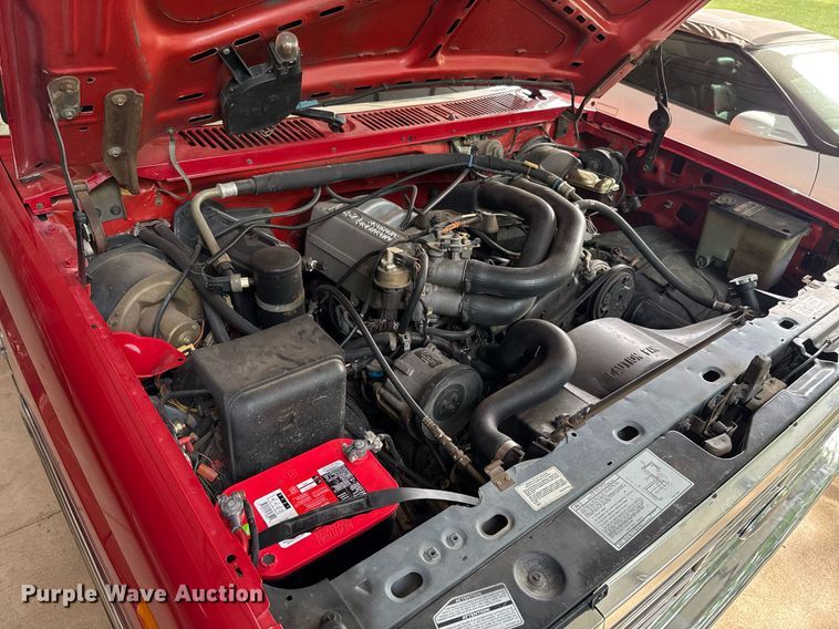 image for item EJ4491 1986 Ford F150 XLT pickup truck