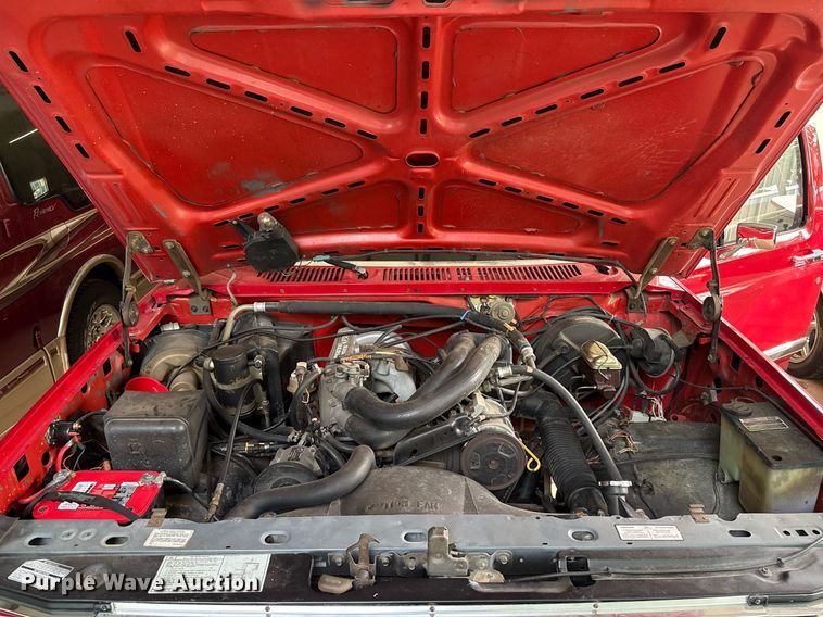 image for item EJ4491 1986 Ford F150 XLT pickup truck