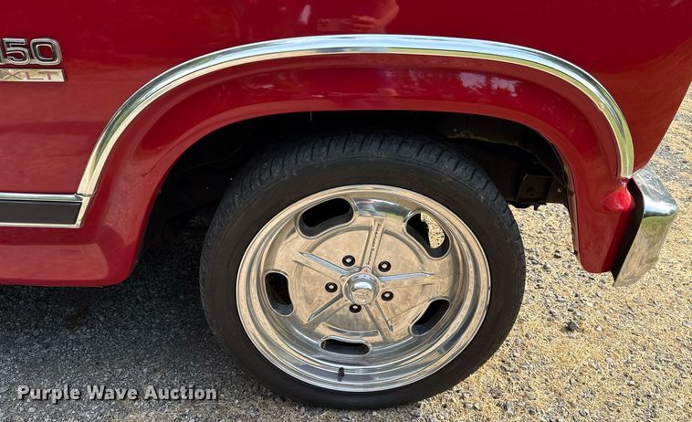 image for item EJ4491 1986 Ford F150 XLT pickup truck