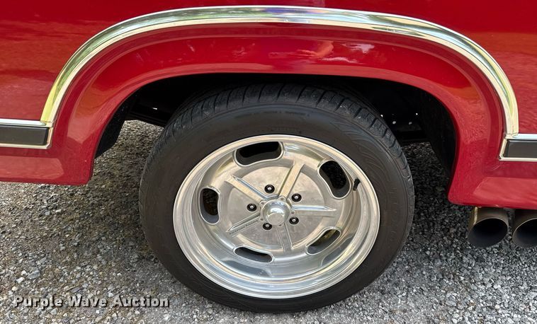 image for item EJ4491 1986 Ford F150 XLT pickup truck