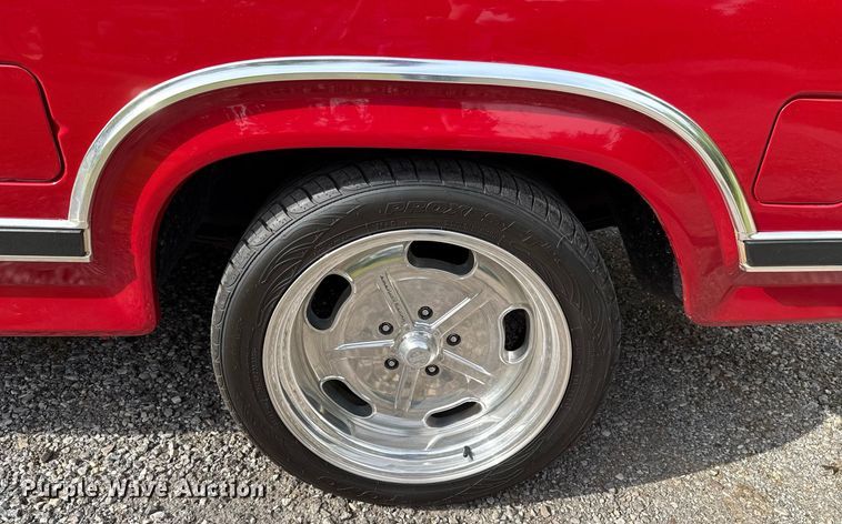 image for item EJ4491 1986 Ford F150 XLT pickup truck