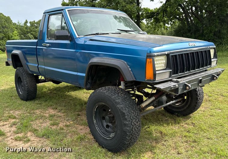 image for item EJ4492 1988 Jeep Comanche pickup truck