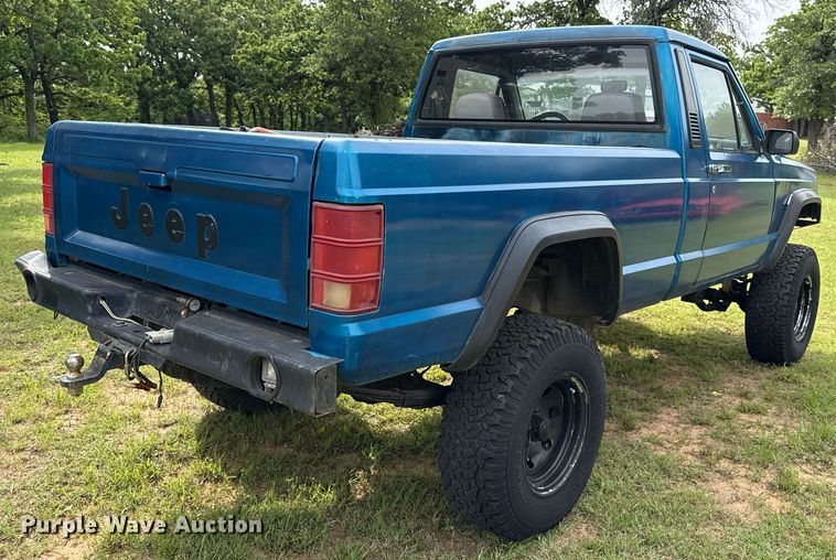 image for item EJ4492 1988 Jeep Comanche pickup truck