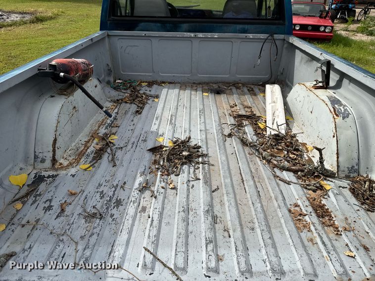 image for item EJ4492 1988 Jeep Comanche pickup truck