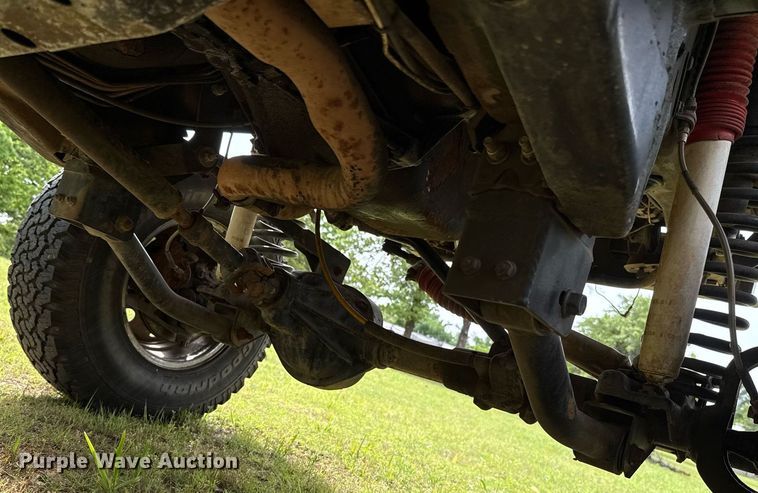 image for item EJ4492 1988 Jeep Comanche pickup truck