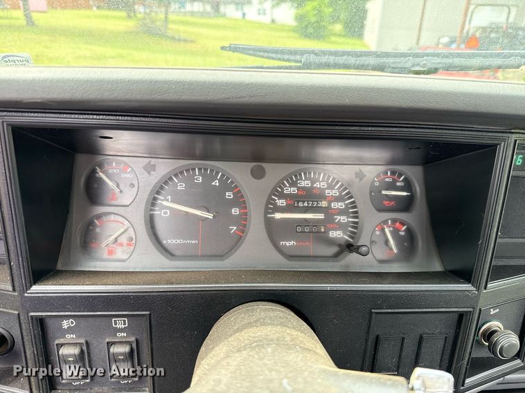 image for item EJ4492 1988 Jeep Comanche pickup truck