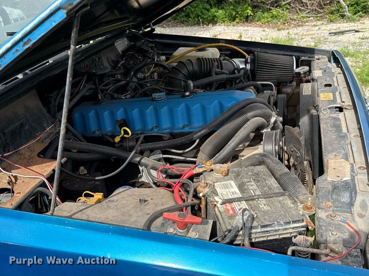 image for item EJ4492 1988 Jeep Comanche pickup truck