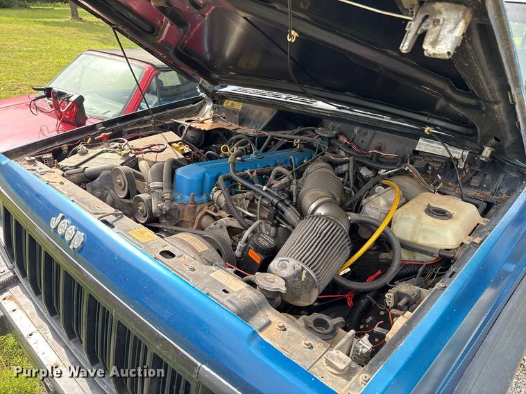 image for item EJ4492 1988 Jeep Comanche pickup truck