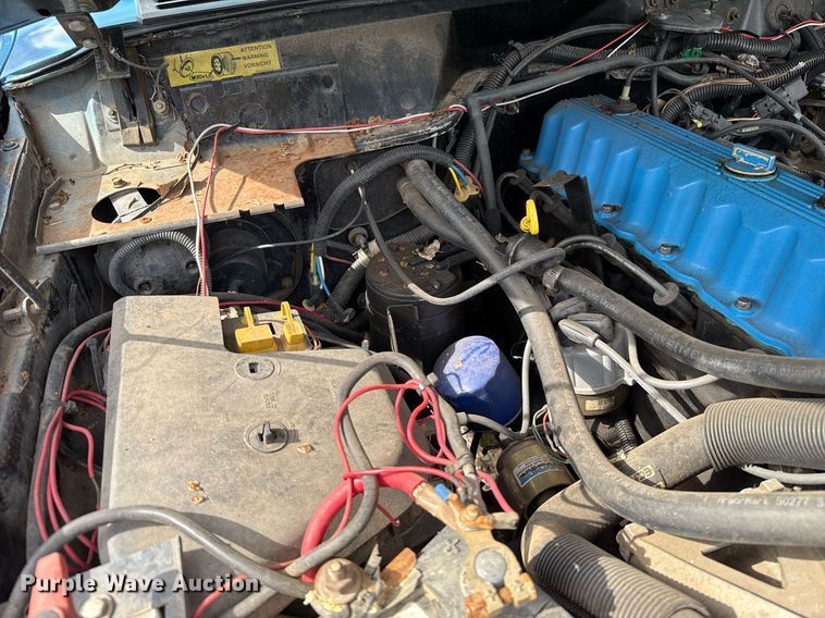 image for item EJ4492 1988 Jeep Comanche pickup truck