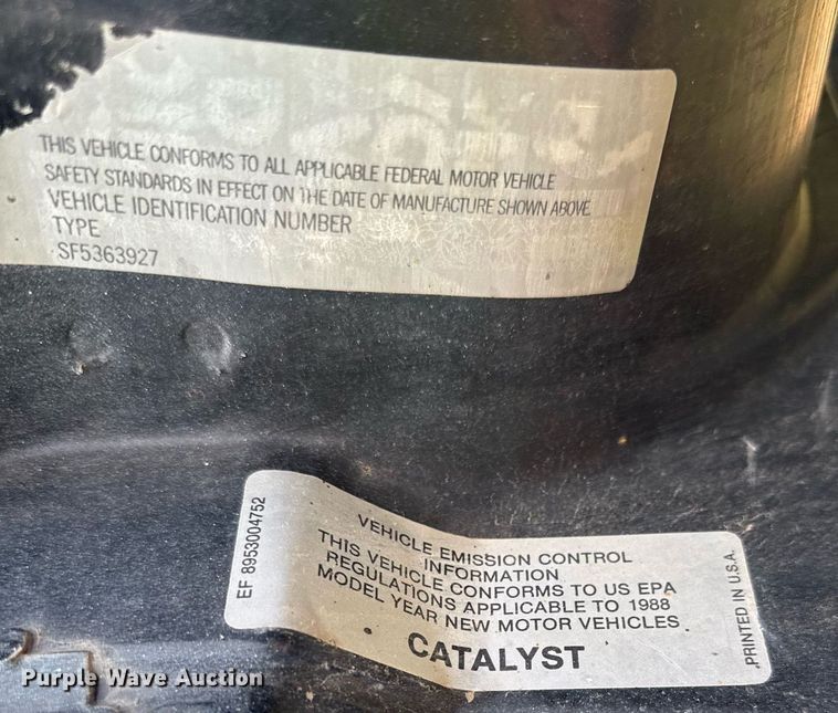 image for item EJ4492 1988 Jeep Comanche pickup truck