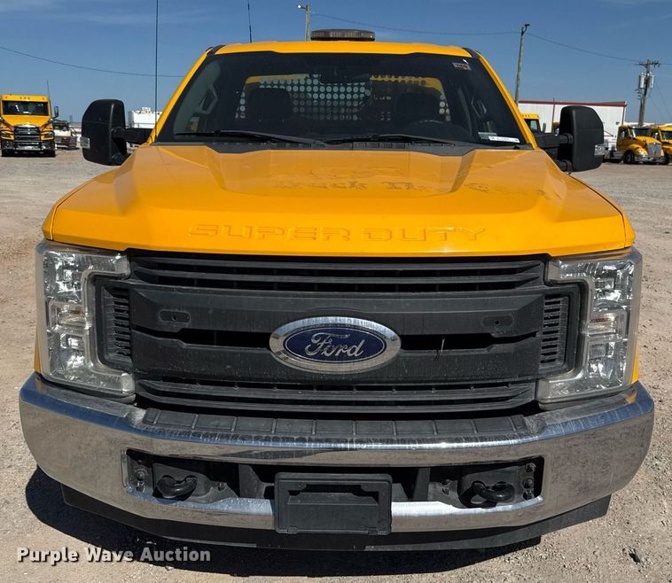 image for item EJ4532 2018 Ford F350 Super Duty XL utility bed pickup truck