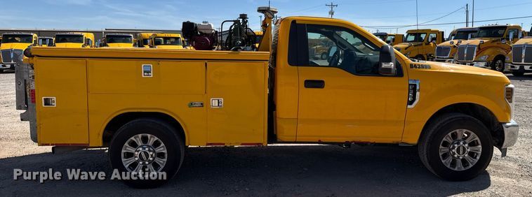 image for item EJ4532 2018 Ford F350 Super Duty XL utility bed pickup truck