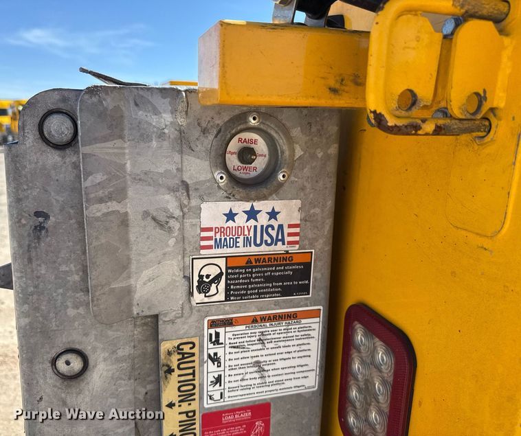 image for item EJ4532 2018 Ford F350 Super Duty XL utility bed pickup truck