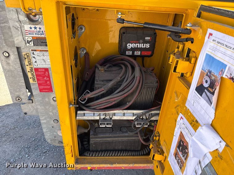 image for item EJ4532 2018 Ford F350 Super Duty XL utility bed pickup truck