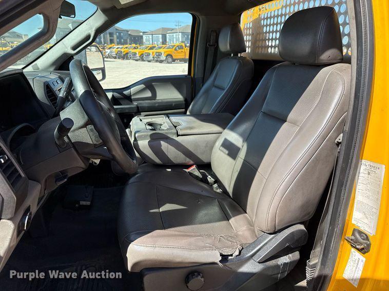 image for item EJ4532 2018 Ford F350 Super Duty XL utility bed pickup truck