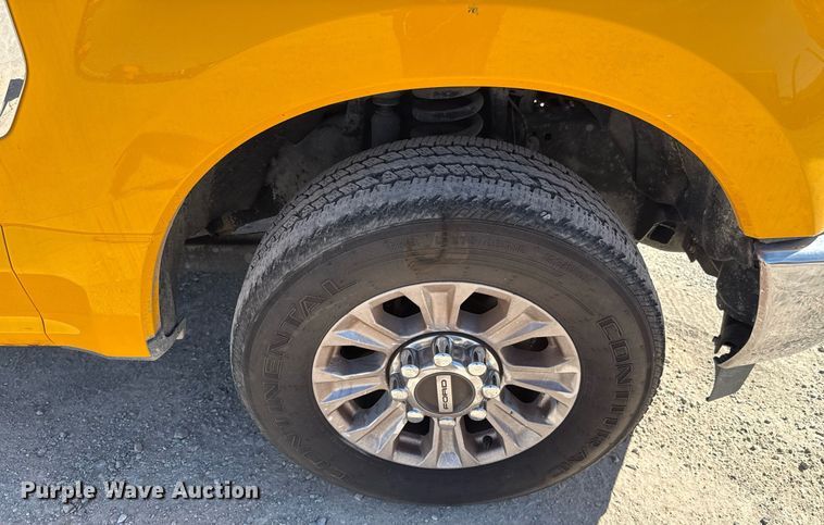 image for item EJ4532 2018 Ford F350 Super Duty XL utility bed pickup truck