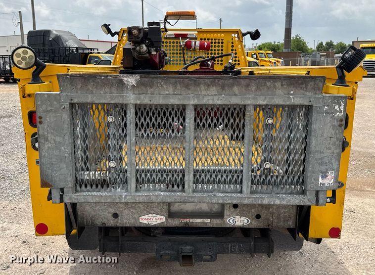 image for item EJ4549 2017 Ford F350 Super Duty utility bed pickup truck