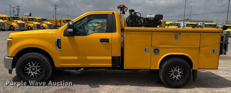 image for item EJ4549 2017 Ford F350 Super Duty utility bed pickup truck