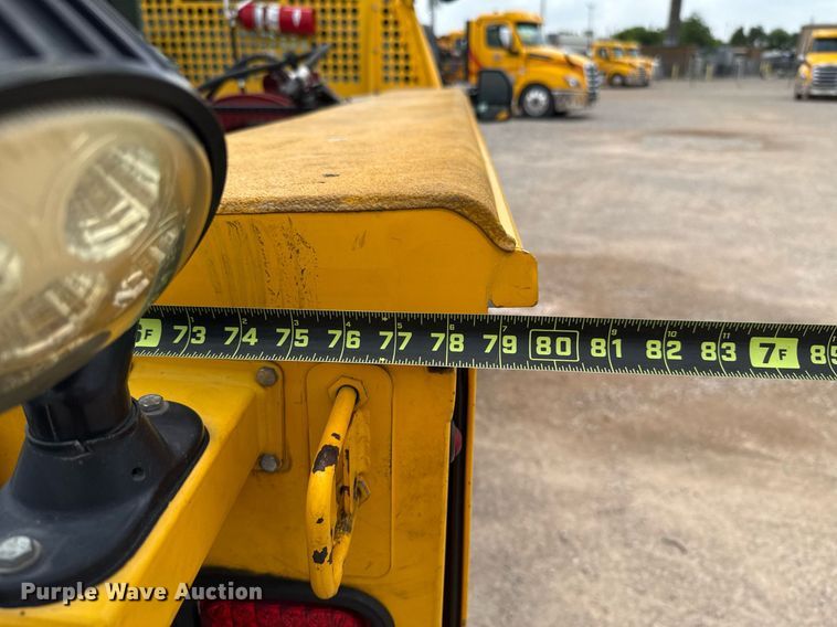 image for item EJ4549 2017 Ford F350 Super Duty utility bed pickup truck