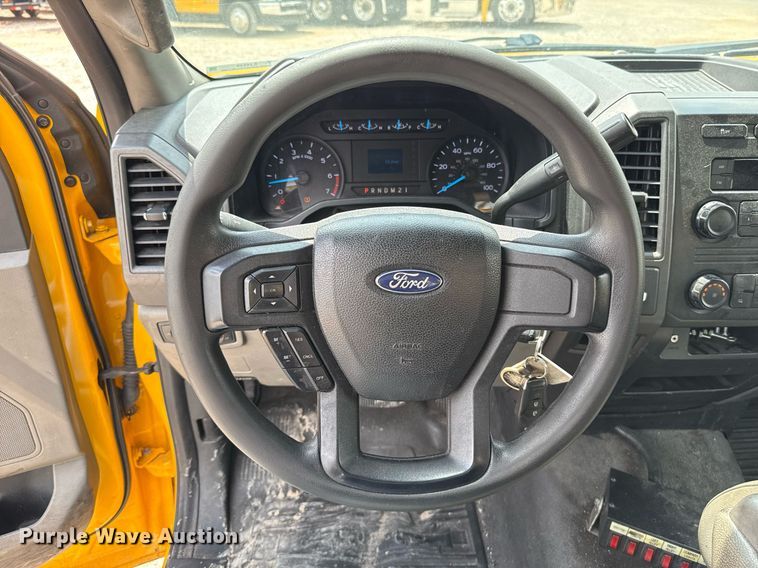 image for item EJ4549 2017 Ford F350 Super Duty utility bed pickup truck