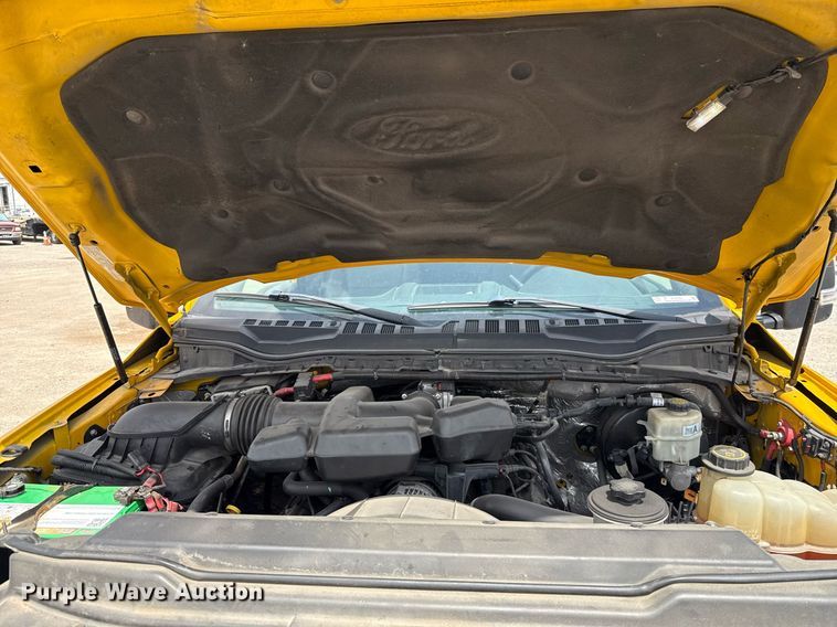 image for item EJ4549 2017 Ford F350 Super Duty utility bed pickup truck