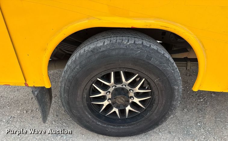 image for item EJ4549 2017 Ford F350 Super Duty utility bed pickup truck