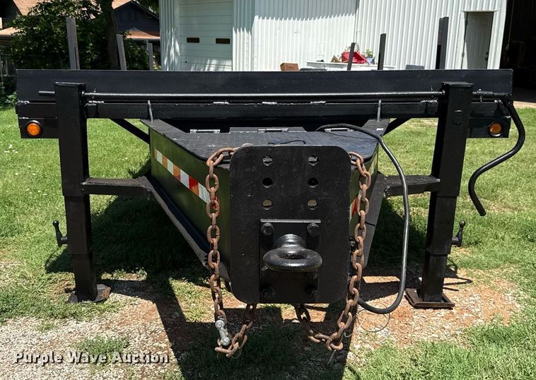 image for item EJ4721 2000 Central equipment trailer