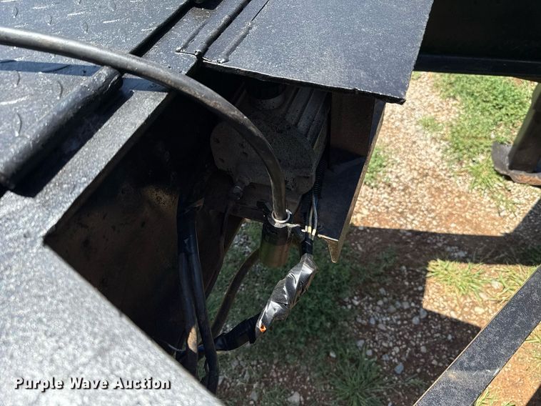 image for item EJ4721 2000 Central equipment trailer