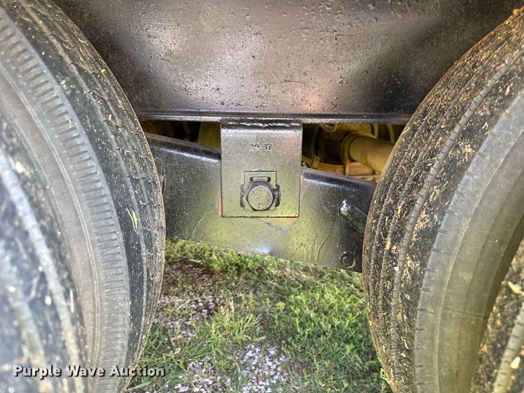 image for item EJ4721 2000 Central equipment trailer