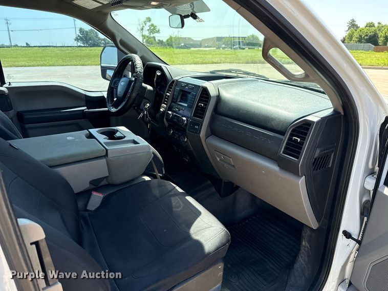 image for item EJ4757 2017 Ford F250 Super Duty XL SuperCab flatbed pickup truck