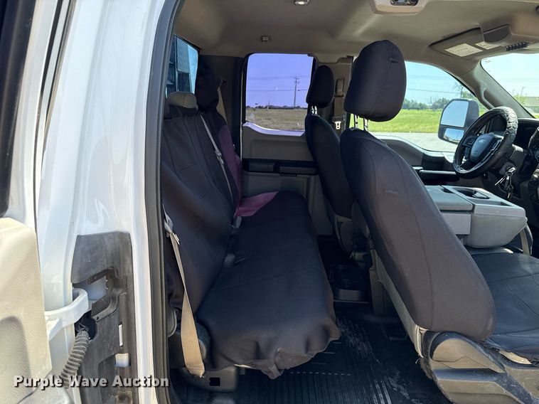 image for item EJ4757 2017 Ford F250 Super Duty XL SuperCab flatbed pickup truck