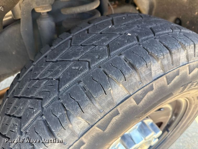 image for item EJ4757 2017 Ford F250 Super Duty XL SuperCab flatbed pickup truck