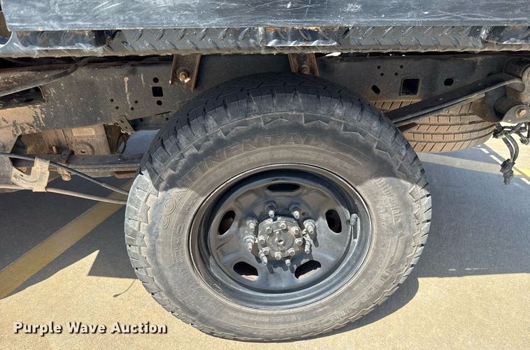 image for item EJ4757 2017 Ford F250 Super Duty XL SuperCab flatbed pickup truck