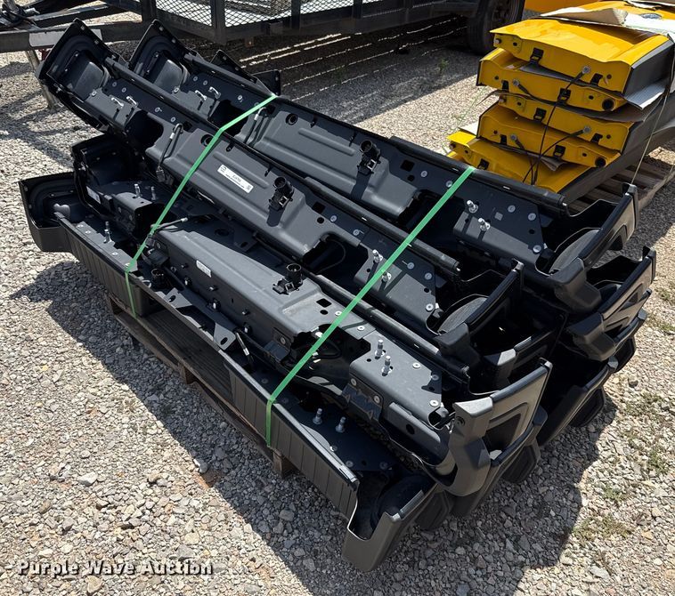 image for item EJ4764 (10) Ford F250 bumpers