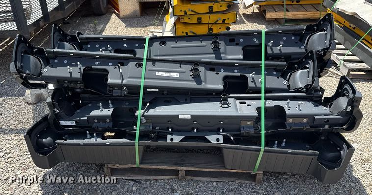 image for item EJ4764 (10) Ford F250 bumpers