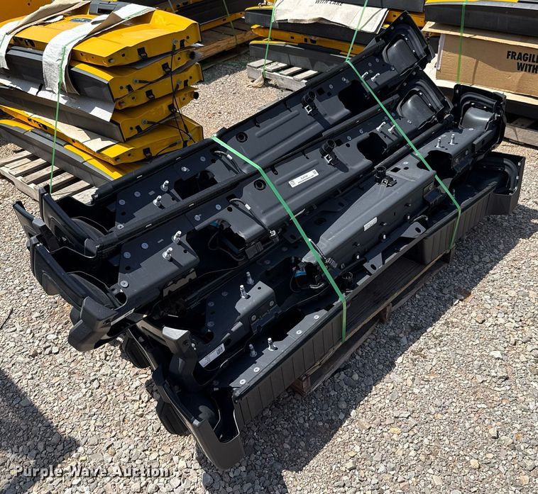 image for item EJ4764 (10) Ford F250 bumpers