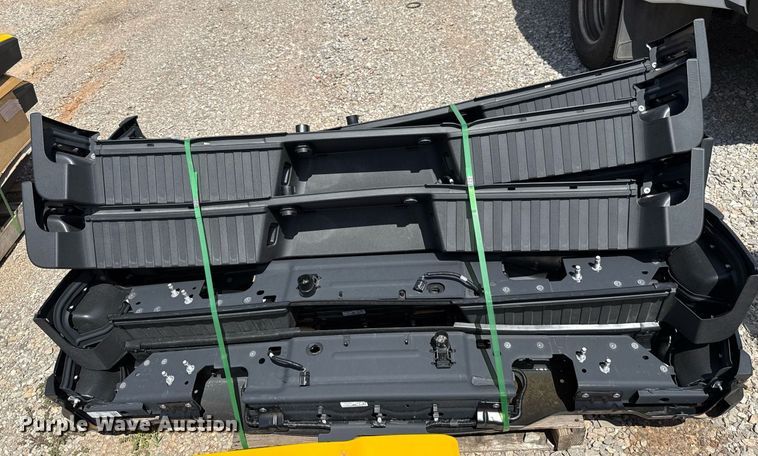 image for item EJ4764 (10) Ford F250 bumpers