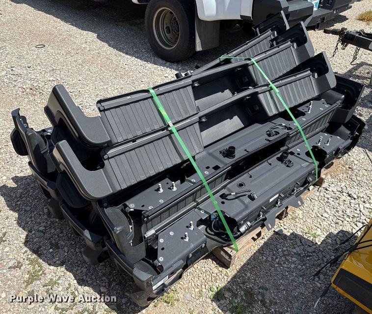 image for item EJ4764 (10) Ford F250 bumpers