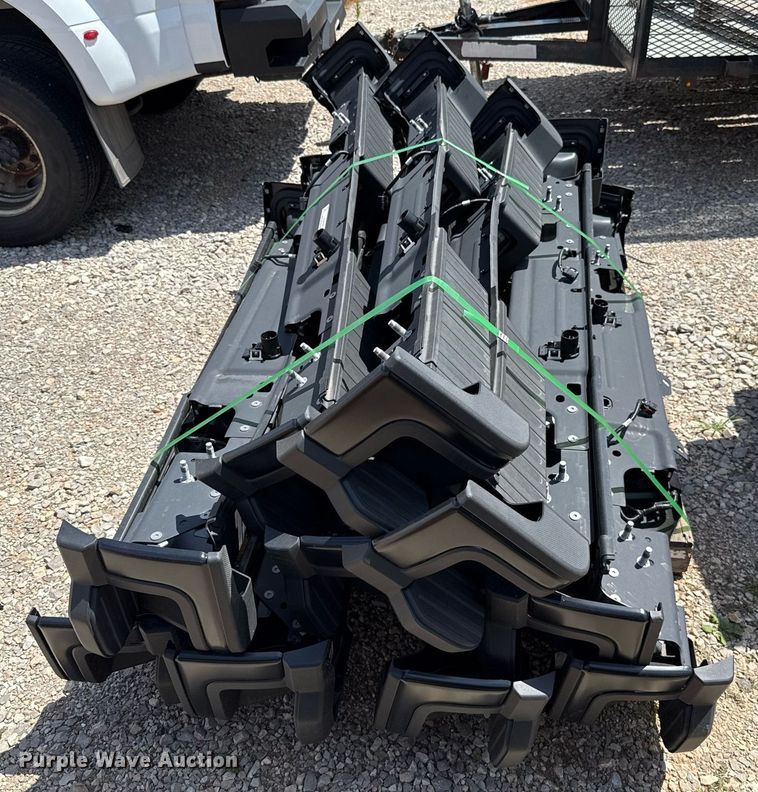 image for item EJ4764 (10) Ford F250 bumpers