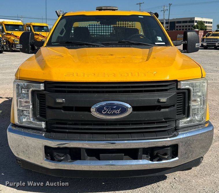 image for item EJ4769 2017 Ford F350 Super Duty utility bed pickup truck