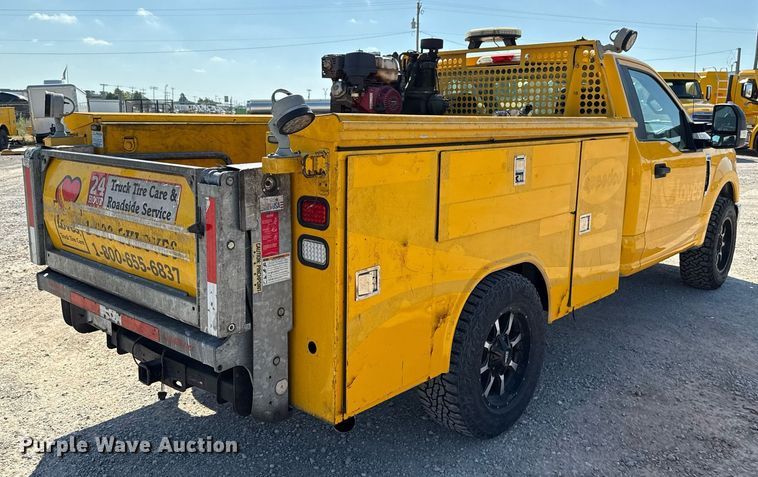 image for item EJ4769 2017 Ford F350 Super Duty utility bed pickup truck