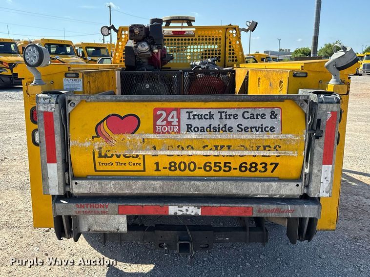 image for item EJ4769 2017 Ford F350 Super Duty utility bed pickup truck