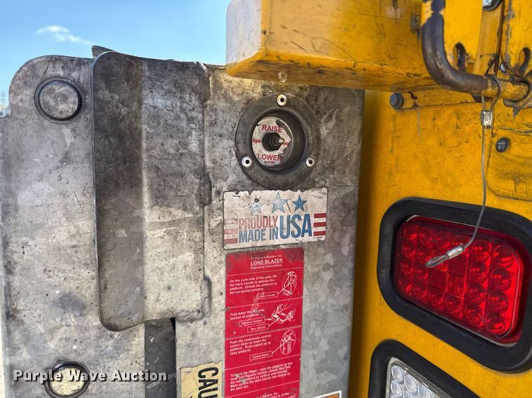 image for item EJ4769 2017 Ford F350 Super Duty utility bed pickup truck