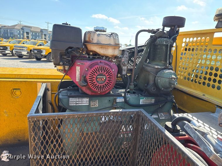 image for item EJ4769 2017 Ford F350 Super Duty utility bed pickup truck