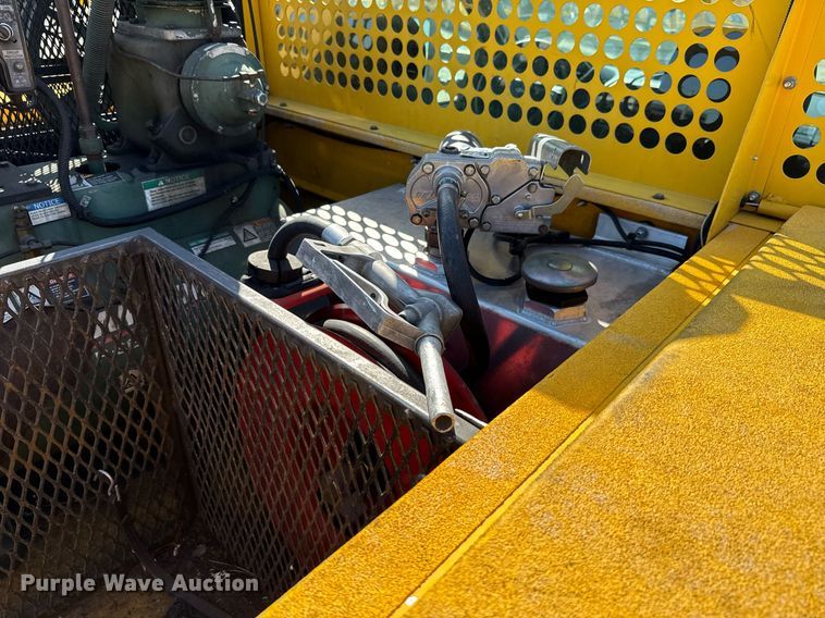 image for item EJ4769 2017 Ford F350 Super Duty utility bed pickup truck